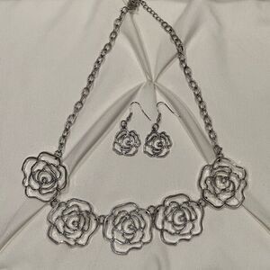 Boho Flower Rose Necklace and Earrings Set Silver-Tone NEW